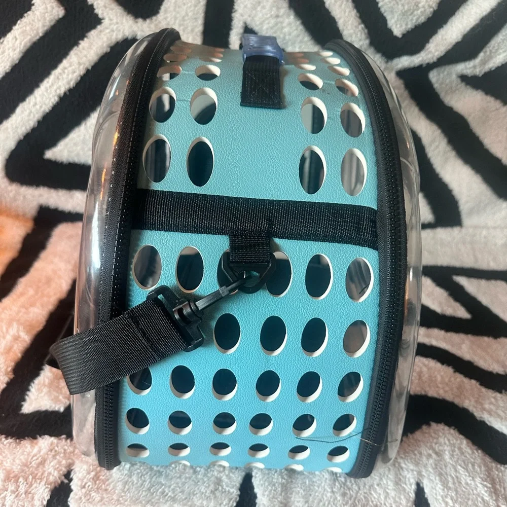 Transparent Bubble Front Pet Carrier - Light Blue